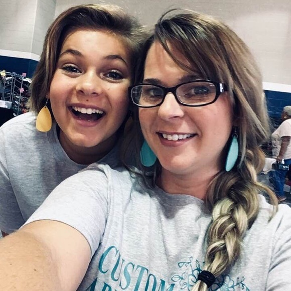 Meet your Posher, Donna - Picture 2 of 3